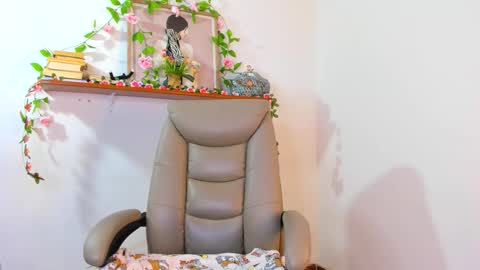 chanell online show from March 13, 1:18 pm