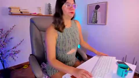 Snapshot of chanell_taylor_ chatting on July 17, 12:01 pm chanell online show from July 17, 12:01 pm
