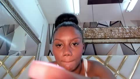 Snapshot of channel_murillo chatting on September 13, 2:28 pm CHANEL online show from September 13, 2:28 pm