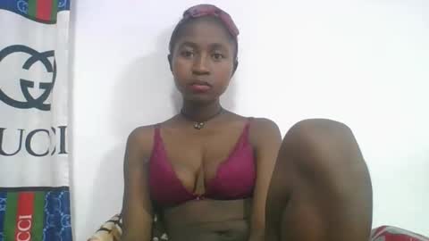 chantale483461 online show from March 26, 5:46 am