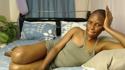 Snapshot of chantelsamz2 chatting on January 4, 2:03 am Chantel online show from January 4, 2:03 am