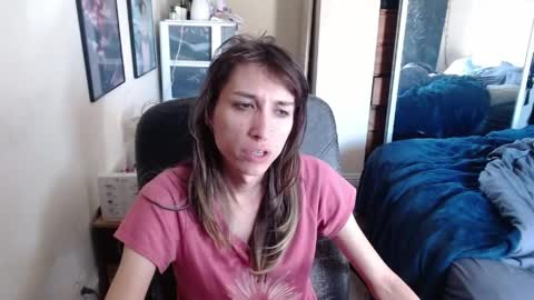 Snapshot of chaos_kat chatting on May 30, 4:15 pm Chaos Kat online show from May 30, 4:15 pm