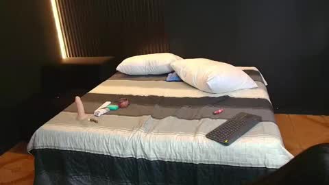 Snapshot of chaos_wild chatting on February 26, 5:50 pm Violeta online show from February 26, 5:50 pm