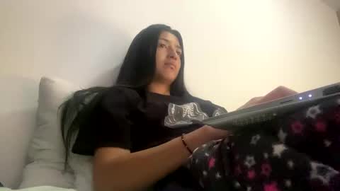 Snapshot of chaos_wild chatting on March 6, 11:36 am Violeta online show from March 6, 11:36 am