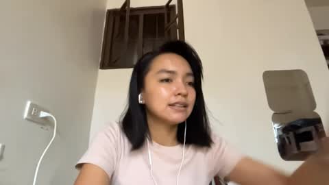 Elly online show from April 7, 9:10 am