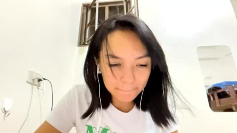 Elly online show from April 8, 12:05 pm