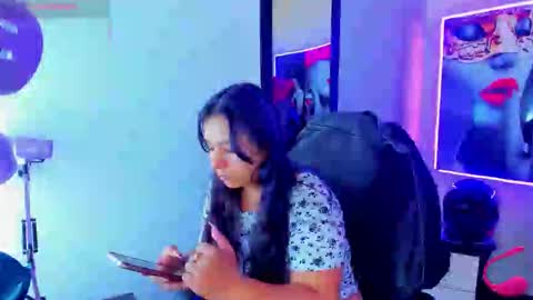 Snapshot of charis_21 chatting on February 7, 12:03 am charis 2 online show from February 7, 12:03 am