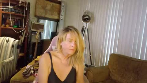 Charli online show from March 7, 10:40 pm