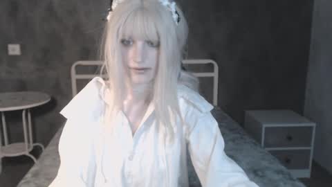 Snapshot of charlie_crystal chatting on November 16, 12:55 pm Charlie online show from November 16, 12:55 pm