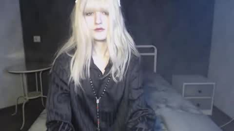 Snapshot of charlie_crystal chatting on February 7, 12:36 am Charlie online show from February 7, 12:36 am