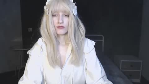 Snapshot of charlie_crystal chatting on February 18, 3:13 am Charlie online show from February 18, 3:13 am