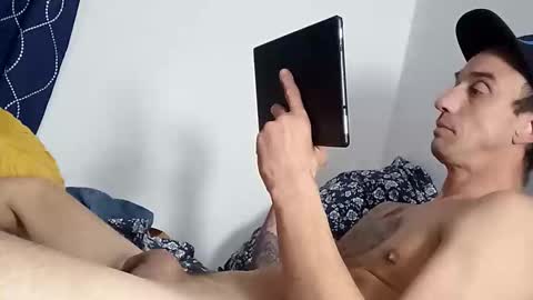 Snapshot of charliee636023 chatting on November 10, 11:42 am charliee636023 online show from November 10, 11:42 am