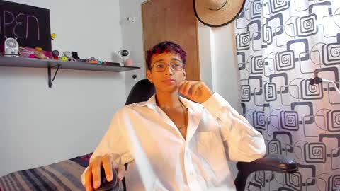 Snapshot of charlieerusso chatting on December 8, 10:03 pm Charles Russo online show from December 8, 10:03 pm