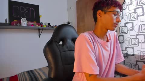 Snapshot of charlieerusso chatting on December 9, 8:54 pm Charles Russo online show from December 9, 8:54 pm