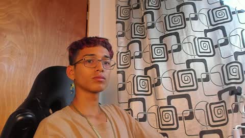 Snapshot of charlieerusso chatting on December 29, 12:41 am Charles Russo online show from December 29, 12:41 am