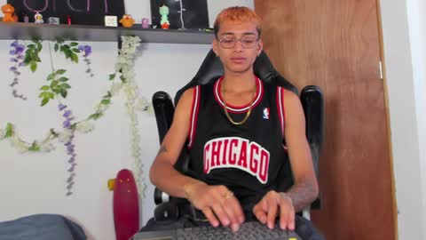 Snapshot of charlieerusso chatting on January 25, 3:41 pm Charles Russo online show from January 25, 3:41 pm