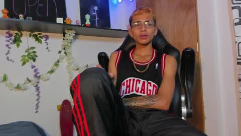 Snapshot of charlieerusso chatting on January 25, 11:11 pm Charles Russo online show from January 25, 11:11 pm