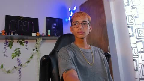 Snapshot of charlieerusso chatting on January 26, 8:02 pm Charles Russo online show from January 26, 8:02 pm