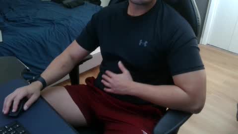 Snapshot of charliekkw chatting on December 1, 9:37 pm charliekkw online show from December 1, 9:37 pm