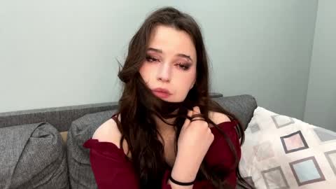 Freya online show from April 8, 5:24 pm