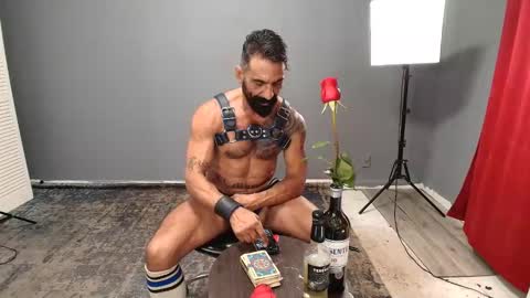 Snapshot of charlieprospect chatting on March 17, 10:35 pm Charlie Prospect online show from March 17, 10:35 pm