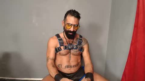 Snapshot of charlieprospect chatting on April 5, 6:43 am Charlie Prospect online show from April 5, 6:43 am