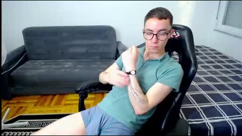 carlos reyes online show from July 2, 7:36 am