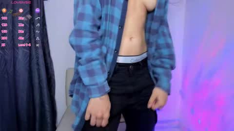 Snapshot of charlietaylorr__ chatting on February 19, 4:41 am Charlie online show from February 19, 4:41 am