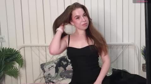 Snapshot of charlinemanke chatting on October 11, 8:51 pm Dannie online show from October 11, 8:51 pm