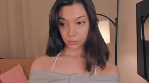 Snapshot of charlinepiker chatting on May 1, 9:41 pm Yumi online show from May 1, 9:41 pm