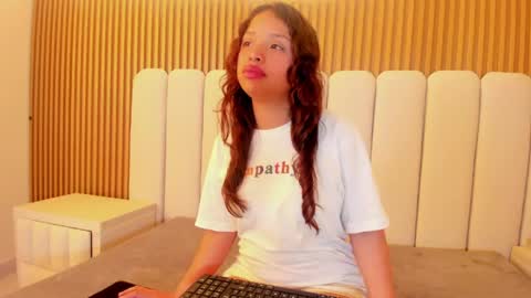 charlotaura online show from May 14, 12:45 pm