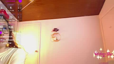 Snapshot of charlote__miller chatting on February 16, 5:04 am You honey online show from February 16, 5:04 am