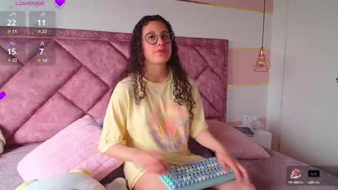 Snapshot of charlote__miller chatting on February 26, 12:47 pm You honey online show from February 26, 12:47 pm