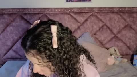 Snapshot of charlote__miller chatting on September 10, 11:32 am You honey online show from September 10, 11:32 am