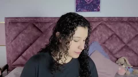 Snapshot of charlote__miller chatting on September 11, 11:21 am You honey online show from September 11, 11:21 am