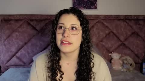 Snapshot of charlote__miller chatting on September 14, 11:20 am You honey online show from September 14, 11:20 am