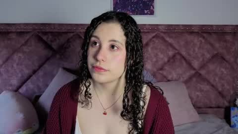 Snapshot of charlote__miller chatting on September 16, 11:33 am You honey online show from September 16, 11:33 am