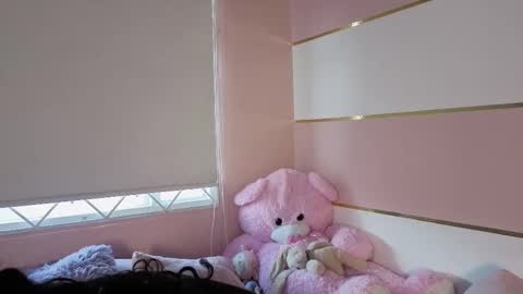 Snapshot of charlote__miller chatting on October 15, 11:43 am You honey online show from October 15, 11:43 am