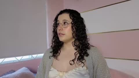 Snapshot of charlote__miller chatting on October 20, 11:43 am You honey online show from October 20, 11:43 am