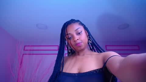 Snapshot of charlote_fun_a chatting on December 15, 1:43 pm Charlote online show from December 15, 1:43 pm