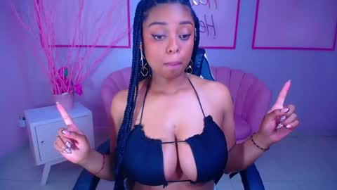 Snapshot of charlote_fun_a chatting on December 16, 1:43 pm Charlote online show from December 16, 1:43 pm