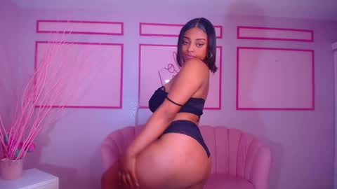 Snapshot of charlote_fun_a chatting on January 14, 1:38 pm Charlote online show from January 14, 1:38 pm