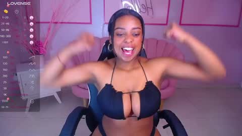 Snapshot of charlote_fun_a chatting on January 24, 1:36 pm Charlote online show from January 24, 1:36 pm