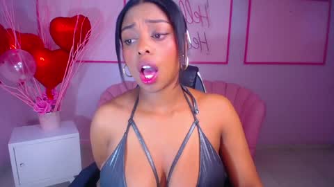 Snapshot of charlote_fun_a chatting on February 5, 10:30 am Charlote online show from February 5, 10:30 am