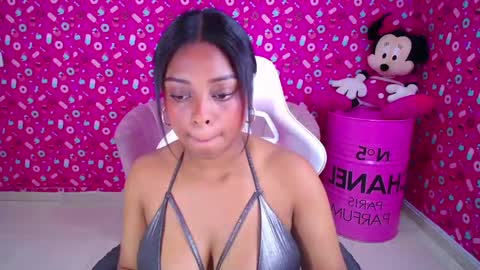 Snapshot of charlote_fun_a chatting on February 5, 4:36 pm Charlote online show from February 5, 4:36 pm