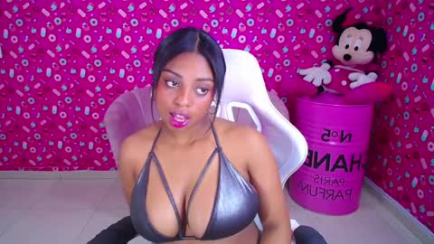 Snapshot of charlote_fun_a chatting on February 5, 7:53 pm Charlote online show from February 5, 7:53 pm