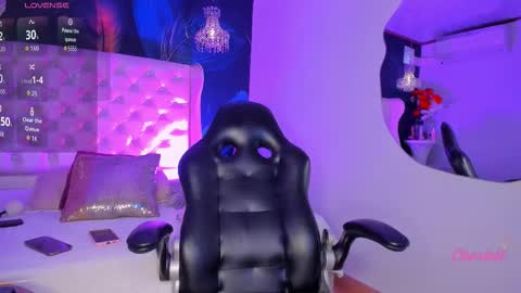 Snapshot of charlott_188 chatting on February 4, 9:42 pm Charlott online show from February 4, 9:42 pm