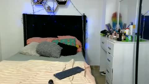 charlotte_027 online show from May 23, 5:12 am