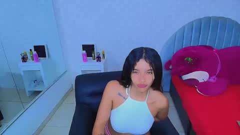 Snapshot of charlotte_0309 chatting on April 15, 10:54 pm charlotte online show from April 15, 10:54 pm