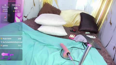 charlotte__milf online show from April 12, 9:14 am